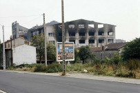 Valence.- L'usine des graines Tézier avenue Victor Hugo après l'incendie du vendredi 13 août 1976.