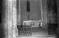 Étoile-sur-Rhône. - L'autel de l'église Notre-Dame, avant son déplacement.