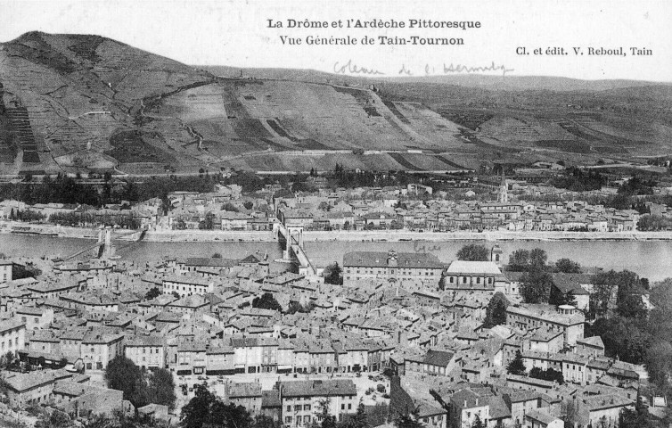 Vue panoramique de la ville et de Tournon (Ardèche).