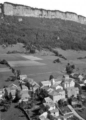 Saint-Julien-en-Vercors.-Vue aérienne du village.