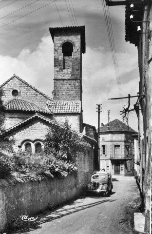 L'église Saint-Nicolas et l'ancienne mairie.