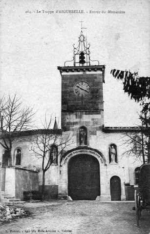 Montjoyer.- L'entrée de l'abbaye d'Aiguebelle.