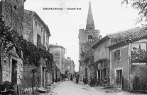 Grande-Rue et le clocher de l'ancienne église.