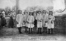 Taulignan.- Jeunes filles de l'orphelinat fondé par David Armandy industriel en 1850.