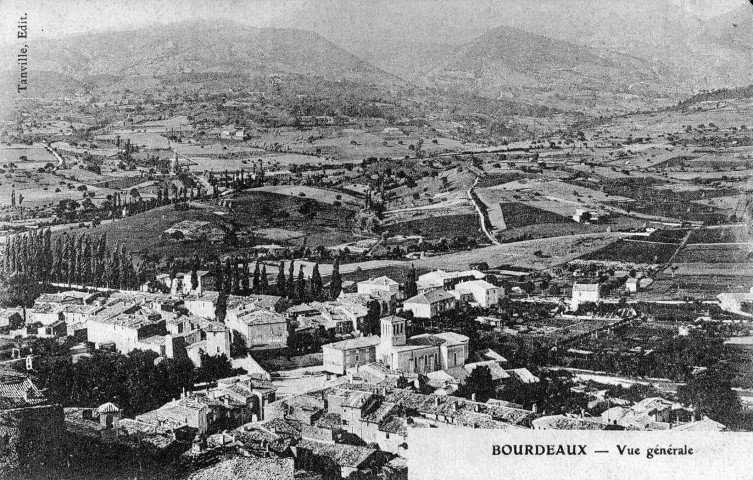 Bourdeaux.- Vue générale du village.