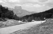 Treschenu-Creyers.- Le mont Aiguille vu col du Prayet.