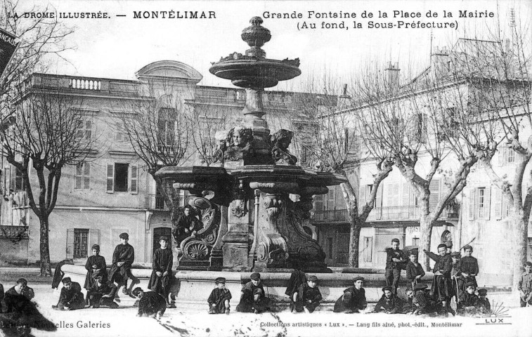 La fontaine de l'actuelle place Émile Loubet.