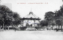 Le kiosque du Champ de Mars (1890).