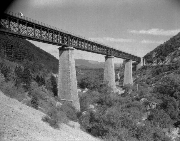 Luc-en-Diois. - Le viaduc ferroviaire.