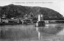 Tournon (Ardèche).- Vue de la ville et du pont sur le Rhône.