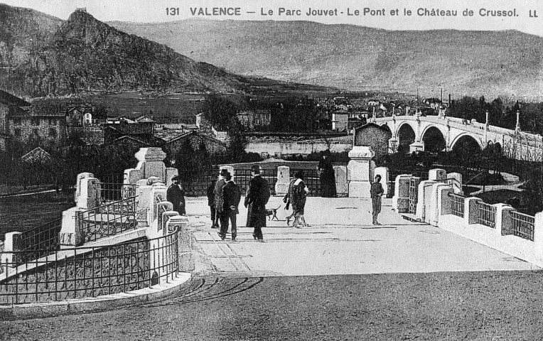 Valence.- L'esplanade du Champ de Mars.