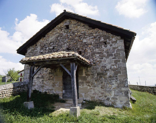 Crépol.- La chapelle Saint-Roch anciennement chapelle de Montdeveroux.