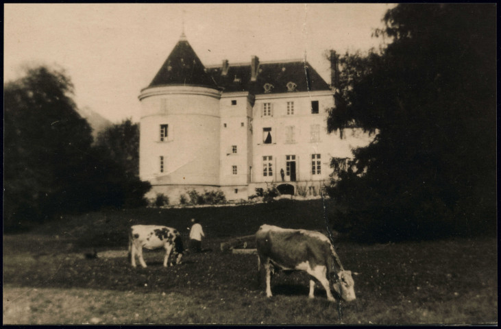 [Château de Chamarges]. Photographie noir et blanc.