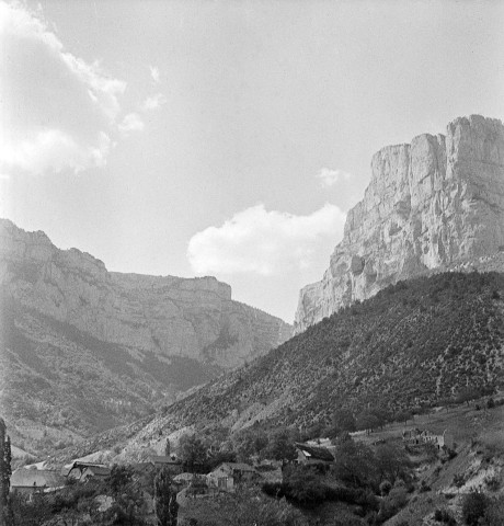 Treschenu-Creyers. - Le cirque d'Archiane.