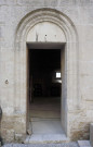 Suze-la-Rousse.- Porte du rez-de-chaussée du château.