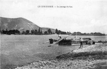 Passage du bac sur le Rhône.