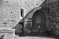 Rochebaudin. - La façade sud de la chapelle du cimetière.