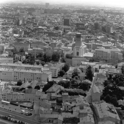 Vue aérienne d'une partie de la ville.