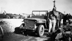 Valence.- Jeep et soldat américain à la libération en août 1944.