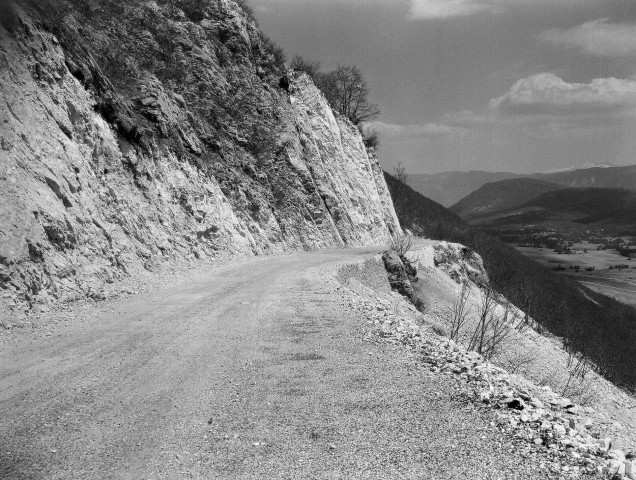 Bouvante.- La route du col du Pionnier.