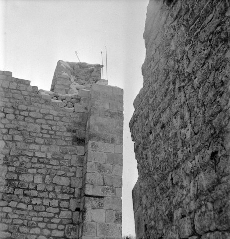 La Garde-Adhémar. - La chapelle du Val des Nymphes fut restaurée et retrouva une couverture en 1991.