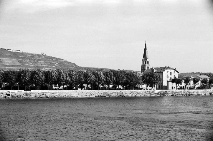 Tain-l'Hermitage. - Vue panoramique des quais.