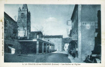 La halle et l'église Assomption de Notre-Dame.