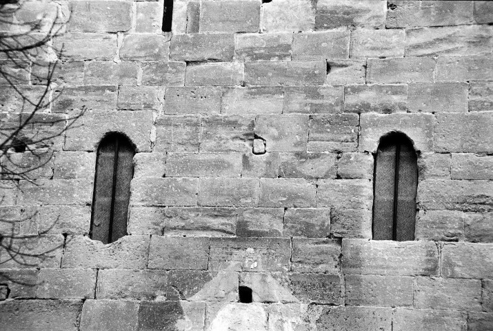 Saint-Donat-sur-l'Herbasse. - La façade sud de la chapelle des Évêques.