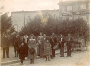 Groupe de personnes Grande-Rue.