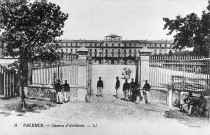 Valence.- La caserne d'artillerie Chareton, incendiée à la libération, démolie vers 1950.