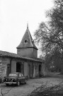 Saulce-sur-Rhône. - Les bâtiments des communs du château de Freycinet.