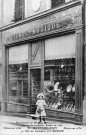 Romans-sur-Isère.- Magasin d'instruments de musique E. Barthélémy, côte des cordeliers.