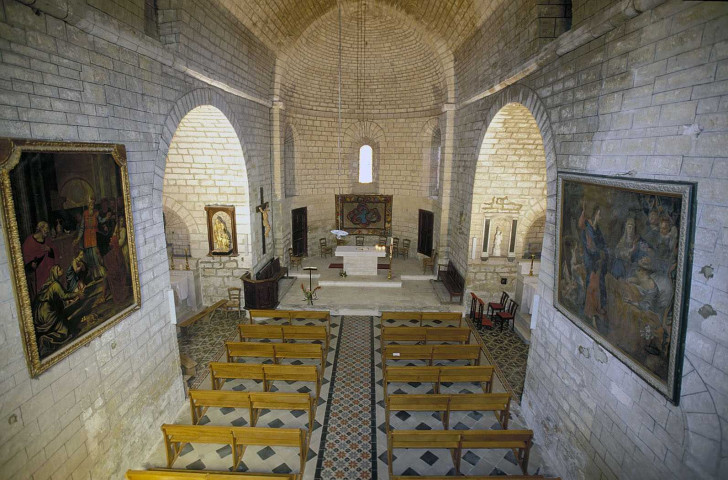 Bouchet.- La nef et la chœur de l''église Notre-Dame.