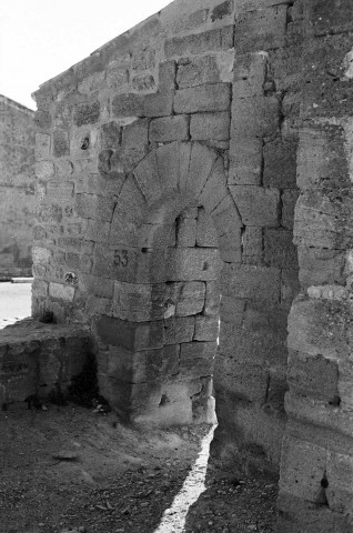 Bouchet.- Porte de l'ancienne abbaye cistercienne.