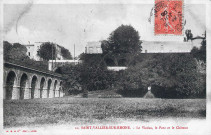 Le viaduc ferroviaire et le château.