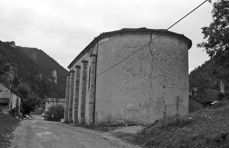Boulc.- Le chevet de l'église Saint-Martin.