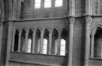 Romans-sur-Isère.- Détail du triforium de la collégiale Saint-Barnard.