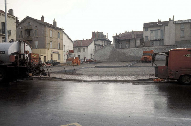 Valence.- Construction du parking de la gare.