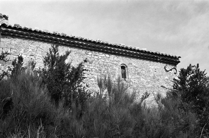 Saint-Nazaire-le-Désert.- La façade sud de la chapelle Saint-Thomas au Petit Paris.