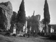 Livron-sur-Drôme. - Les vestiges de l'ancienne abbaye dans le cimetière.
