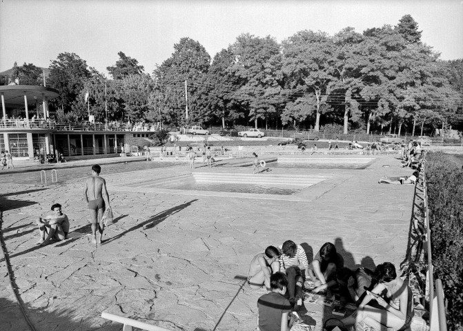 Dieulefit. - La piscine.