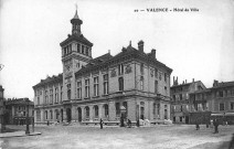La mairie (1891-1895).
