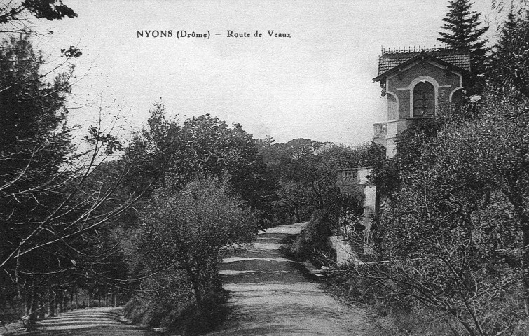 La Promenade des Anglais et la villa Superga.