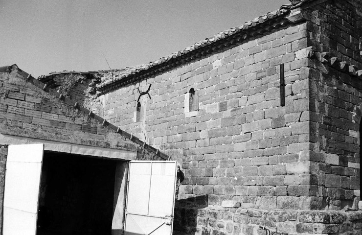 Mirabel-aux-Baronnies.- Façade sud de la chapelle Notre-Dame de Beaulieu.