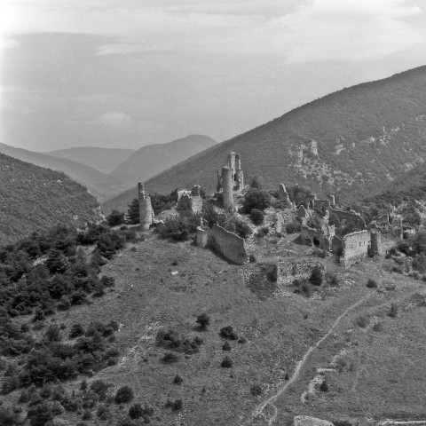 Vue aérienne du château de Béconne.