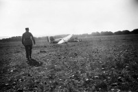 Suze-la-Rousse.- Avion abîmé.