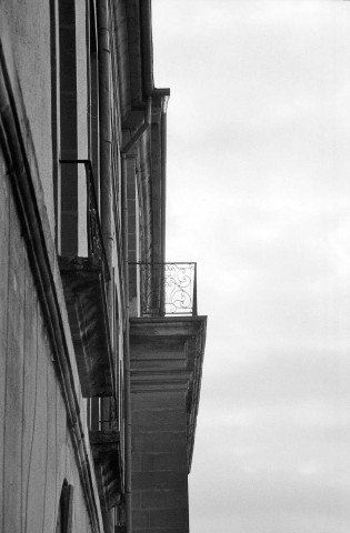 Triors.- Détail de la façade sud du château.