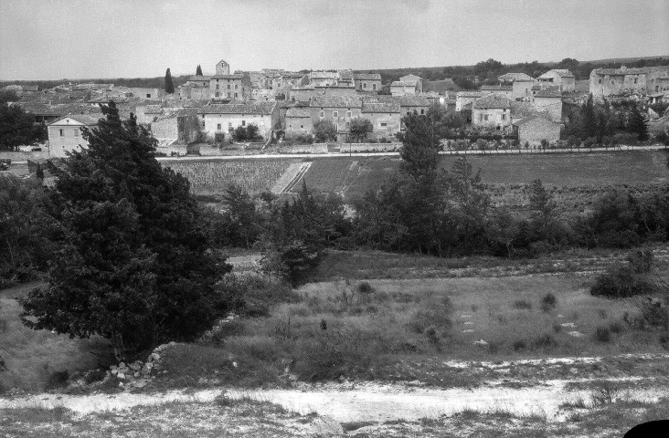 Salles-sous-Bois.- Vue Est du village.