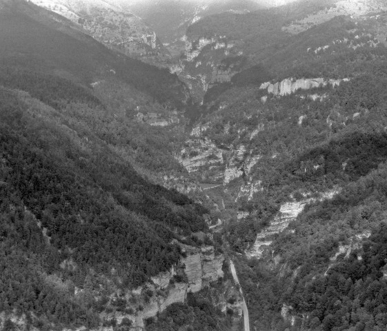 Vue aérienne des gorges des Gats.