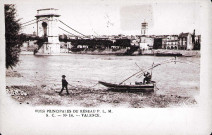 Le pont suspendu sur le Rhône.